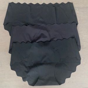 NWOT✨ 3 Seamless Black Panties